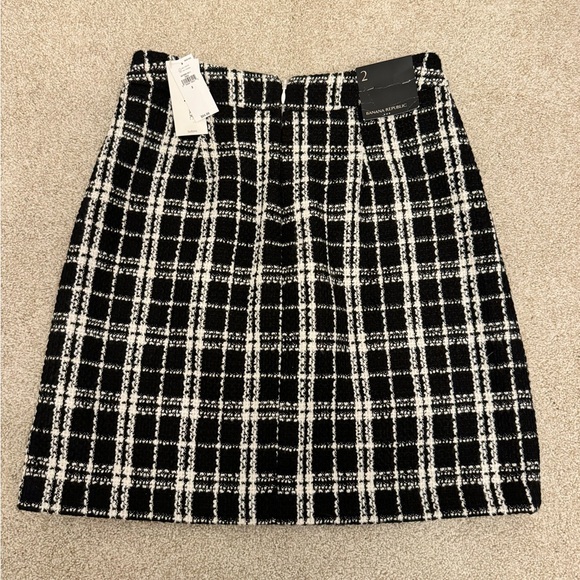 Banana Republic Tweed Skirt NWT - Picture 3 of 3